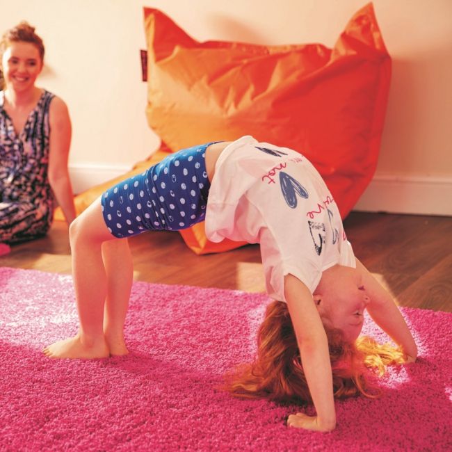 CREATE A BALANCE IN YOUR INTERIORS WITH FEMININE PINK RUGS