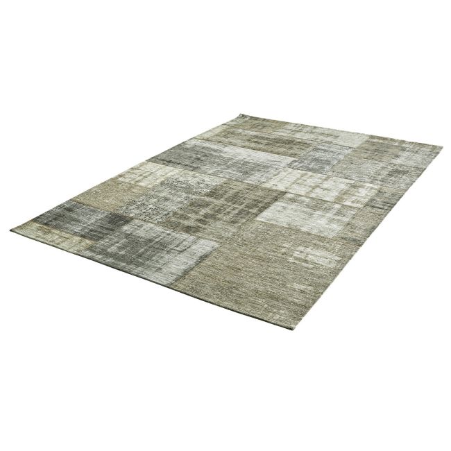 TRANSFORM YOUR LIVING SPACES WITH A GREY OR SILVER RUG
