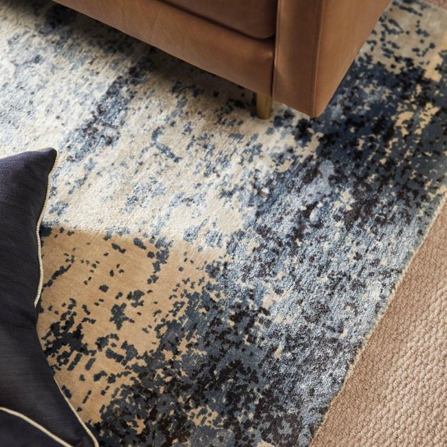 CHOOSING AN ABSTRACT RUG